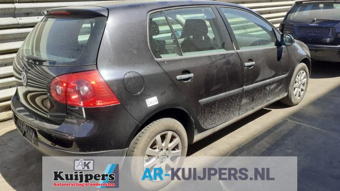 Volkswagen Golf 04-