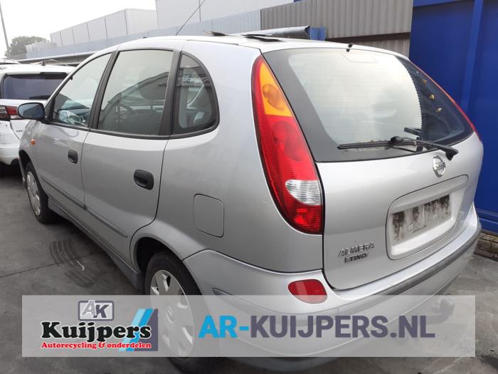 Nissan Almera Tino