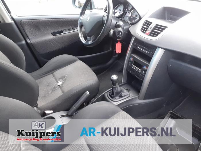 Peugeot 207 06-