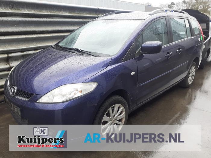 Mazda 5.