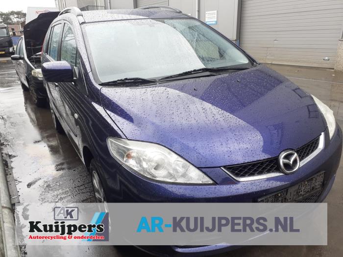 Mazda 5.