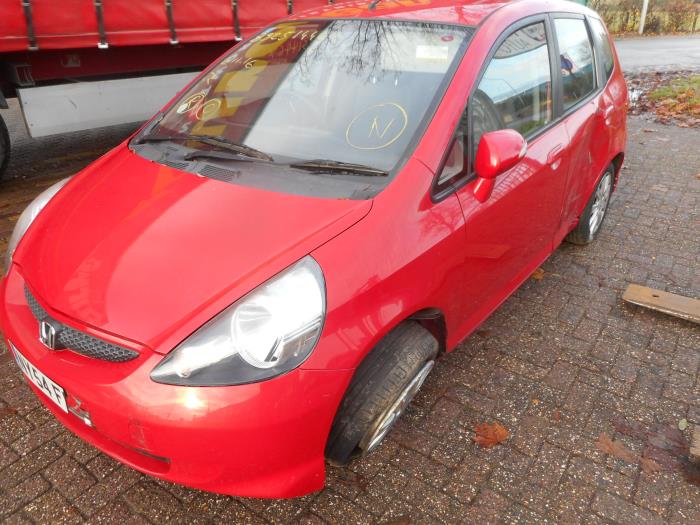 Honda Jazz 1 3 I Dsi Sloopvoertuig 2005 Rood AllroundCarParts honda-jazz-1-3-i-dsi-sloopvoertuig-2005-rood-allroundcarparts