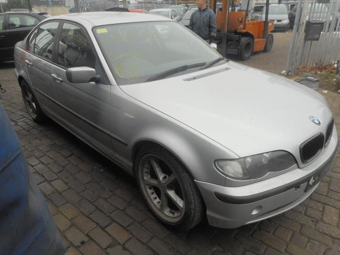 BMW 3-Serie Sloopvoertuig (2000, Zilvergrijs)