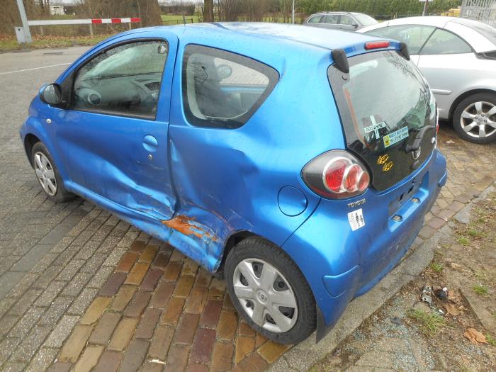Toyota Aygo 1.0 12V VVT-i Sloopvoertuig (2011, Blauw)