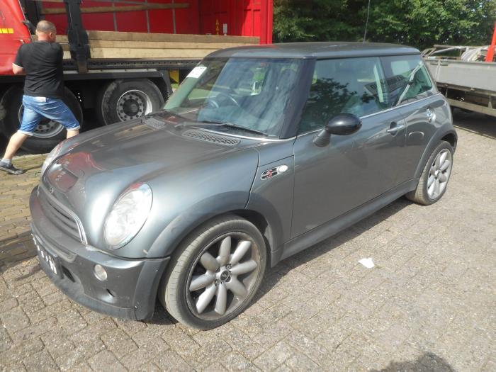 Mini Mini Cooper S 1.6 16V Schadevoertuig (2002, Grijs)