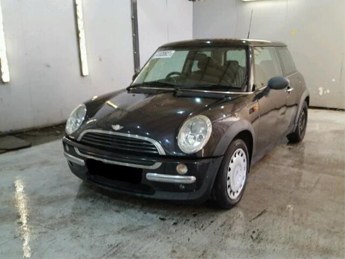 Mini Mini One/Cooper 1.6 16V One Schadevoertuig (2001, Zwart)