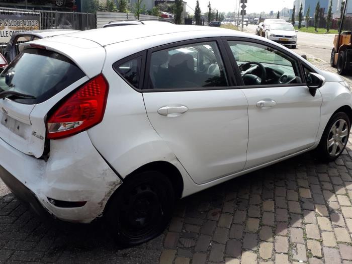 Ford Fiesta Schadevoertuig (2010, Wit)