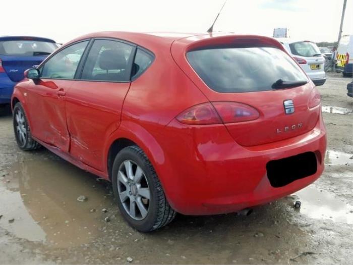 Seat Leon 1.6 Schadevoertuig (2007, Rood)