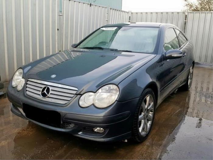 Mercedes C Sportcoupé 1.8 C-200K 16V Schadevoertuig (2005, Grijs)