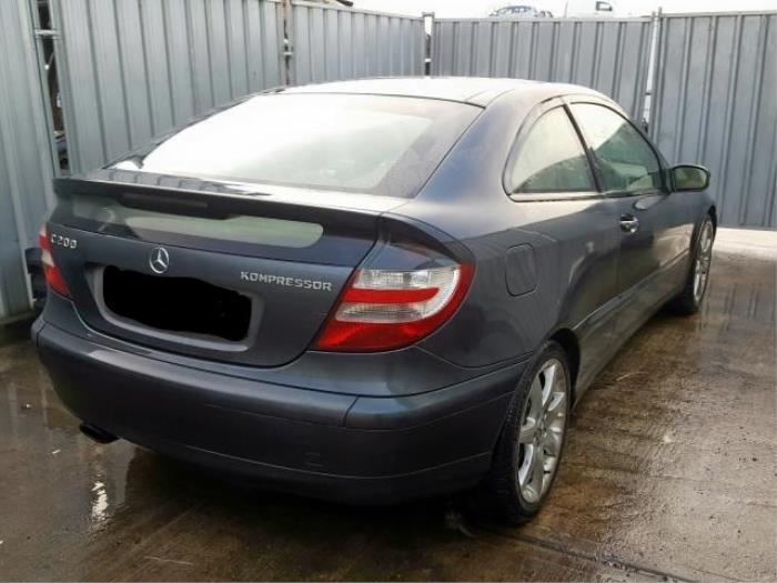 Mercedes C Sportcoupé 1.8 C-200K 16V Schadevoertuig (2005, Grijs)