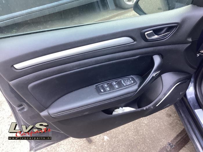 Renault Megane IV 1.2 Energy TCE 100 Sloopvoertuig (2016, Grijs)