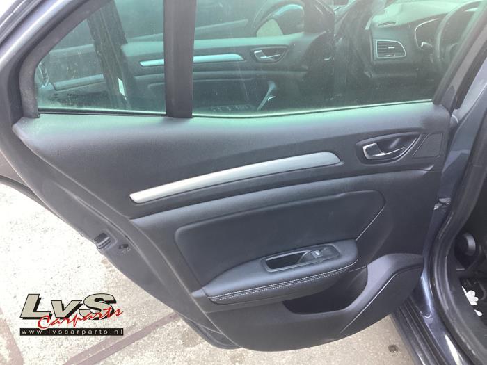 Renault Megane IV 1.2 Energy TCE 100 Sloopvoertuig (2016, Grijs)