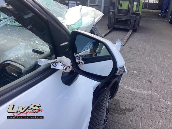 Toyota Yaris Cross 1.5 12V Hybrid 115 Sloopvoertuig (2024, Wit)