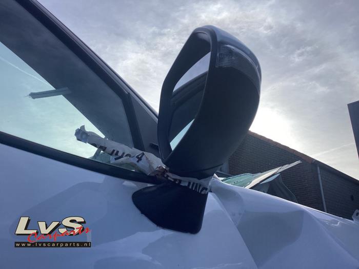 Toyota Yaris Cross 1.5 12V Hybrid 115 Sloopvoertuig (2024, Wit)
