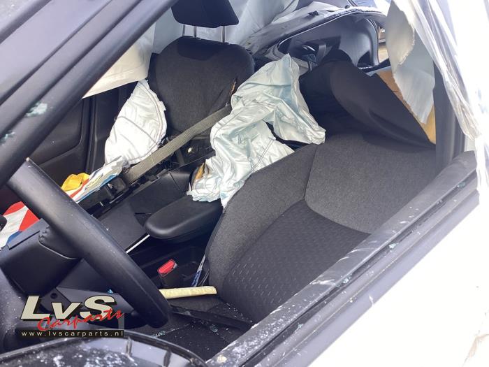 Toyota Yaris Cross 1.5 12V Hybrid 115 Sloopvoertuig (2024, Wit)