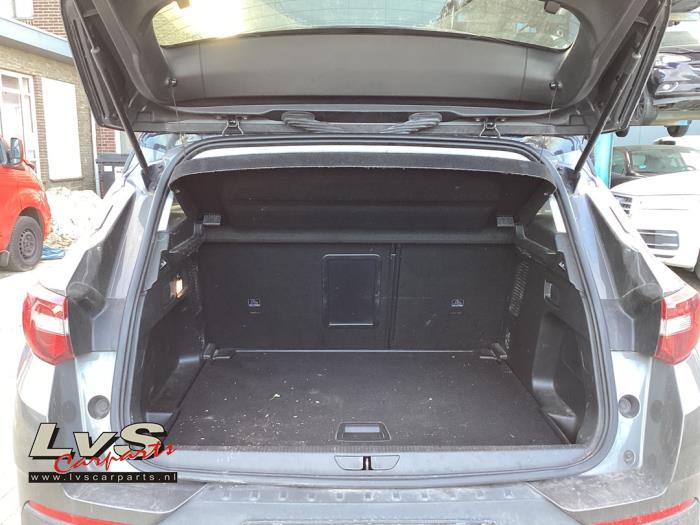 Opel Grandland 1.2 Turbo 12V Sloopvoertuig (2019, Grijs)