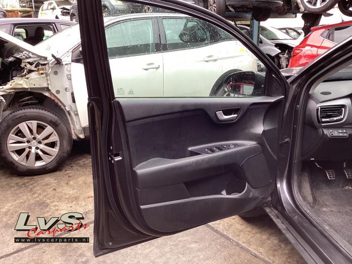 Kia Stonic 1.0i T-GDi 12V Sloopvoertuig (2019, Grijs)