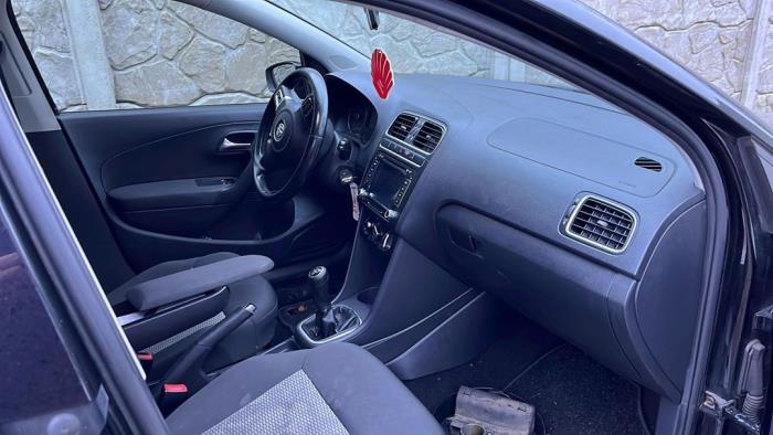 Volkswagen Polo V 1.2 TDI 12V BlueMotion Sloopvoertuig (2010, Zwart, Hout)