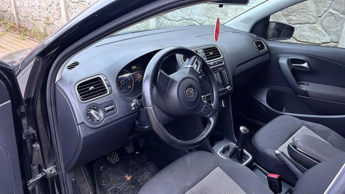 Volkswagen Polo V 1.2 TDI 12V BlueMotion Sloopvoertuig (2010, Zwart, Hout)