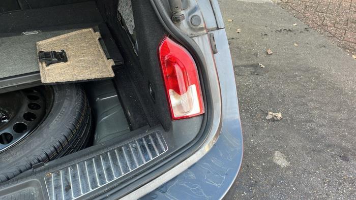 Opel Insignia Sports Tourer 2.0 CDTI 16V 160 Ecotec Sloopvoertuig (2010, Metallic, Grijs)