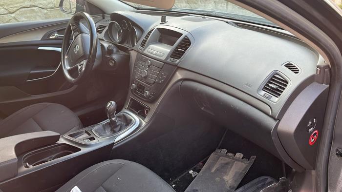 Opel Insignia Sports Tourer 2.0 CDTI 16V 160 Ecotec Sloopvoertuig (2010, Metallic, Grijs)