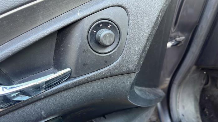 Opel Insignia Sports Tourer 2.0 CDTI 16V 160 Ecotec Sloopvoertuig (2010, Metallic, Grijs)