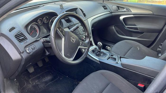 Opel Insignia Sports Tourer 2.0 CDTI 16V 160 Ecotec Sloopvoertuig (2010, Metallic, Grijs)