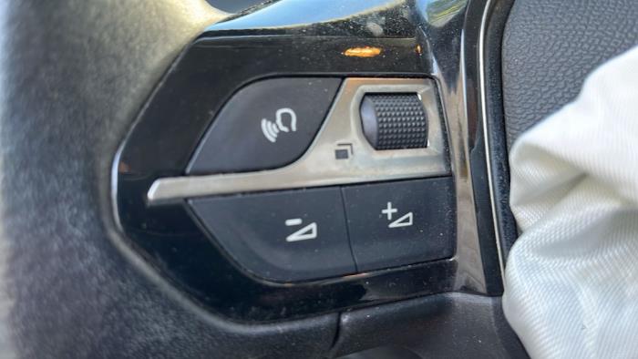 Peugeot 208 II 1.2 Vti 12V PureTech 75 Sloopvoertuig (2020, Geel)