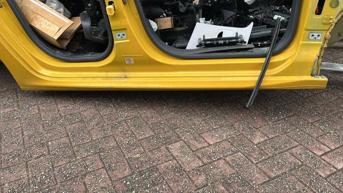 Peugeot 208 II 1.2 Vti 12V PureTech 75 Sloopvoertuig (2020, Geel)