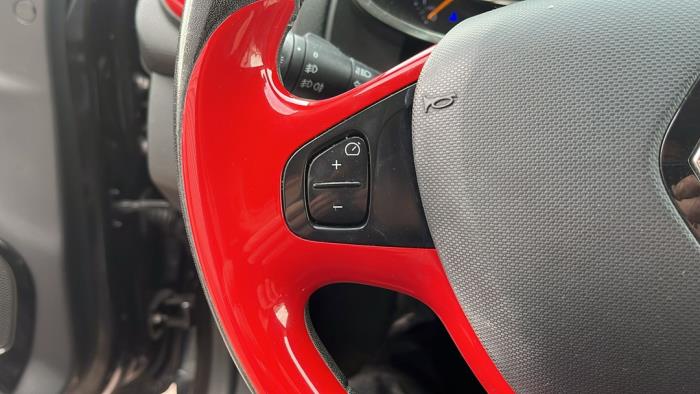 Renault Clio IV 0.9 Energy TCE 90 12V Sloopvoertuig (2013, Zwart)