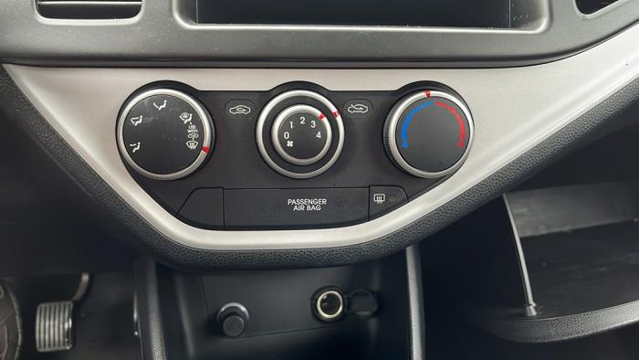 Kia Picanto 1.0 12V Sloopvoertuig (2012, Helder, Zilver)