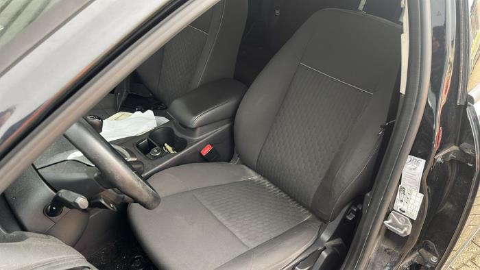 Ford Focus 3 1.0 Ti-VCT EcoBoost 12V 125 Sloopvoertuig (2014, Metallic, Zwart)