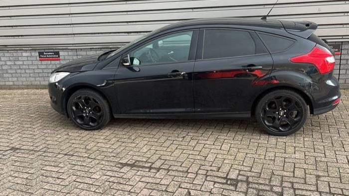 Ford Focus 3 1.0 Ti-VCT EcoBoost 12V 125 Sloopvoertuig (2014, Metallic, Zwart)
