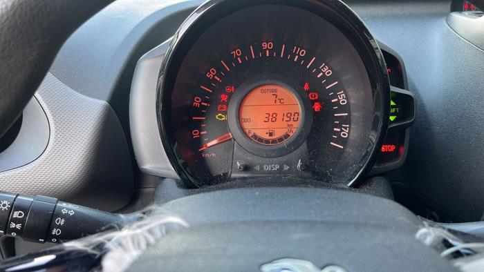 Peugeot 108 1.0 12V VVT-i Sloopvoertuig (2019, Donker, Zilvergrijs, Moonmist)