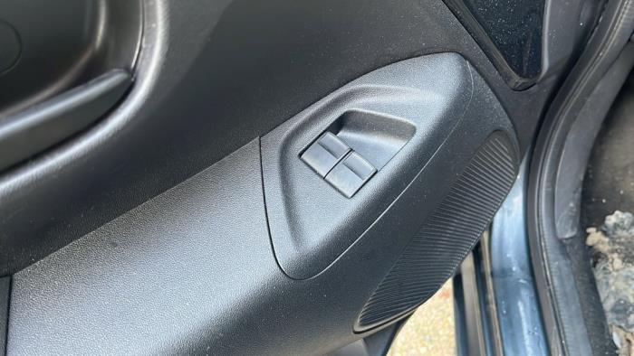 Peugeot 108 1.0 12V VVT-i Sloopvoertuig (2019, Donker, Zilvergrijs, Moonmist)