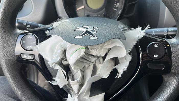 Peugeot 108 1.0 12V VVT-i Sloopvoertuig (2019, Donker, Zilvergrijs, Moonmist)