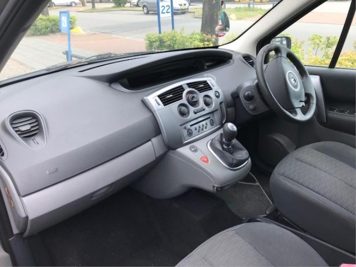 Renault Scénic II 1.6 16V Sloopvoertuig (2007, Beige)