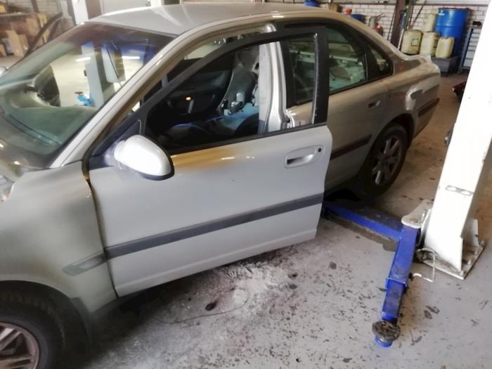 Volvo S80 2.4 20V 140 Sloopvoertuig (2001, Beige)