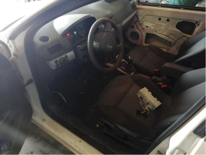 Opel Astra H 1.9 CDTi 100 Sloopvoertuig (2006, Wit)