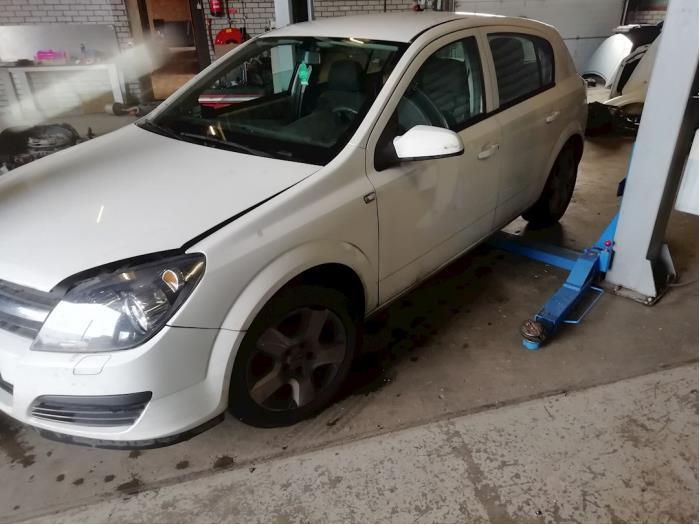 Opel Astra H 1.9 CDTi 100 Sloopvoertuig (2006, Wit)