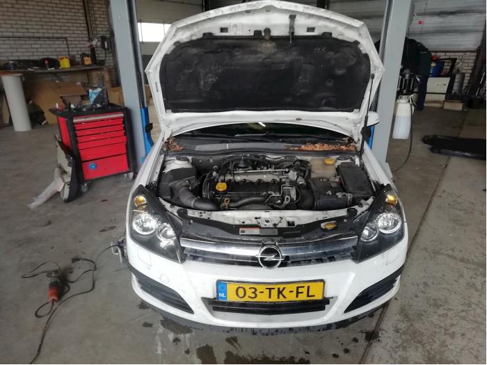 Opel Astra H 1.9 CDTi 100 Sloopvoertuig (2006, Wit)