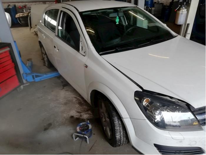 Opel Astra H 1.9 CDTi 100 Sloopvoertuig (2006, Wit)