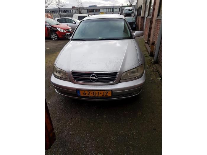 Opel Omega B Caravan 2.2 16V Sloopvoertuig (2000, Grijs)