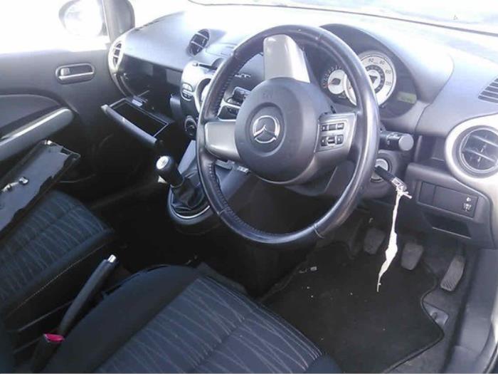 Mazda 2 1.3 16V S-VT High Power Sloopvoertuig (2009, Donker, Paars)