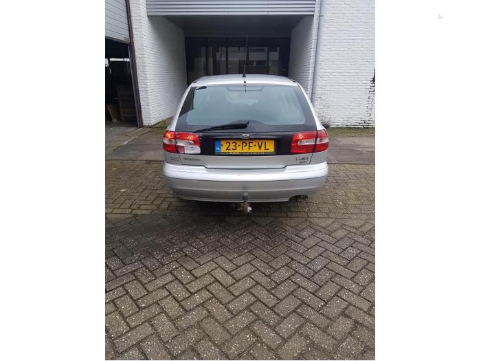 Volvo V40 1.9 D Sloopvoertuig (2004, Grijs)