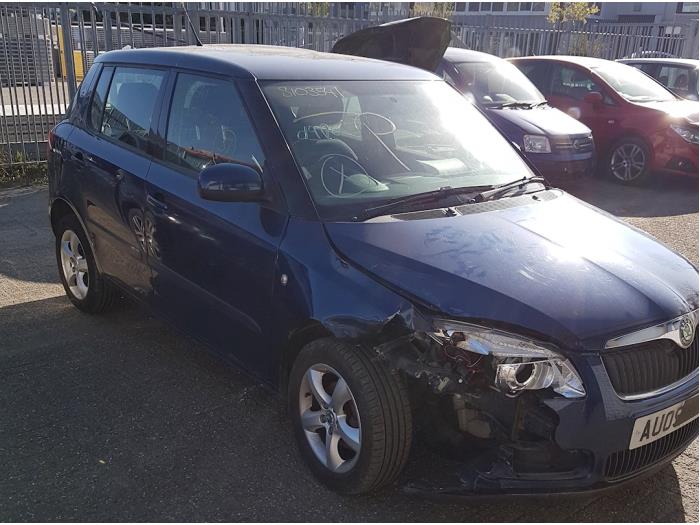 Skoda Fabia II Combi 1.4 TDI 80 Sloopvoertuig (2009, Donker, Paars)