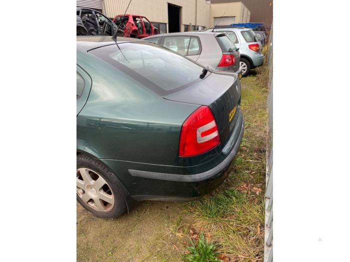 Skoda Octavia 2.0 FSI 16V Sloopvoertuig (2008, Groen)