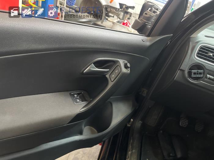 Volkswagen Polo V 1.2 TDI 12V BlueMotion Sloopvoertuig (2010, Zwart)