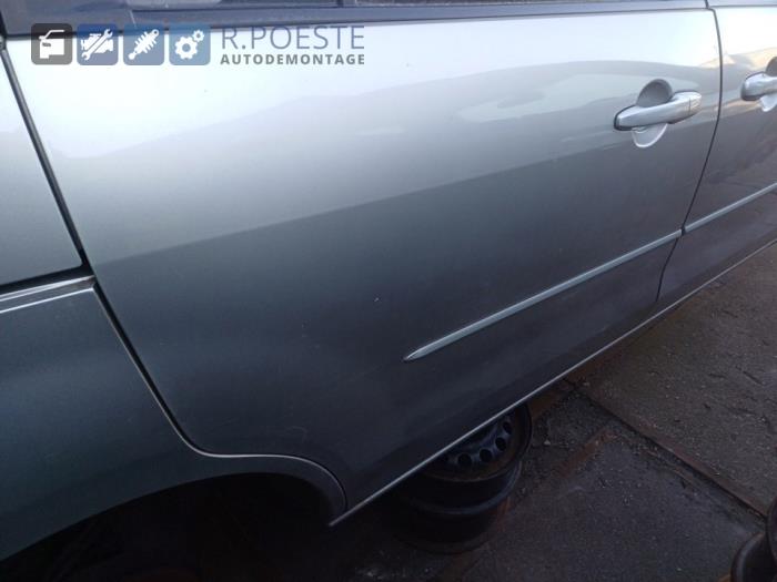 Mazda 5 1.8i 16V Sloopvoertuig (2007, Beige)