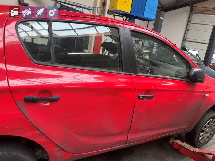 Hyundai i20 1.2i 16V Sloopvoertuig (2011, Rood)